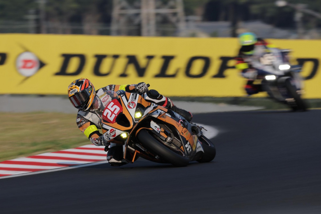 2025 鈴鹿8耐 SSTクラス チャンピオンTeam Etoile